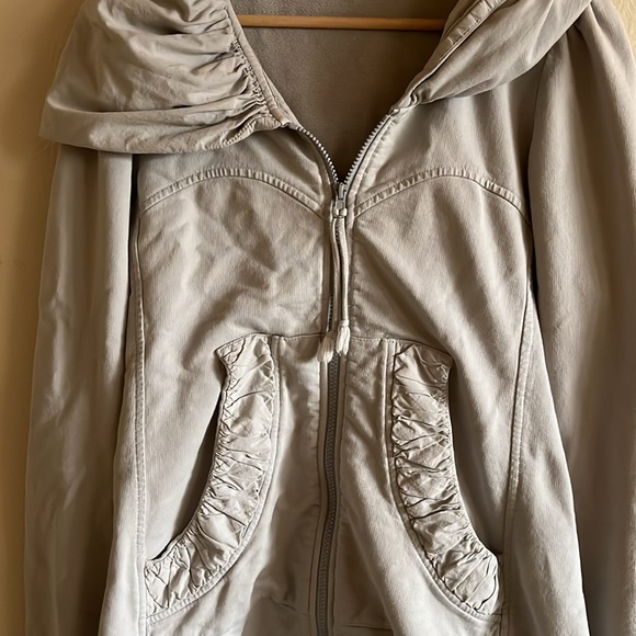 Prairie Underground Long Cloak Hoodie. Light Grey. Size Medium. - Picture 3 of 3